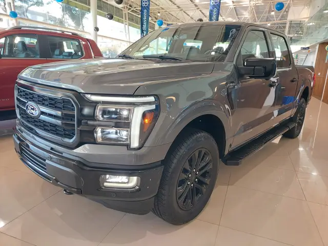 Carro Ford F-150 2024 Lariat 5.0 (Aut.)