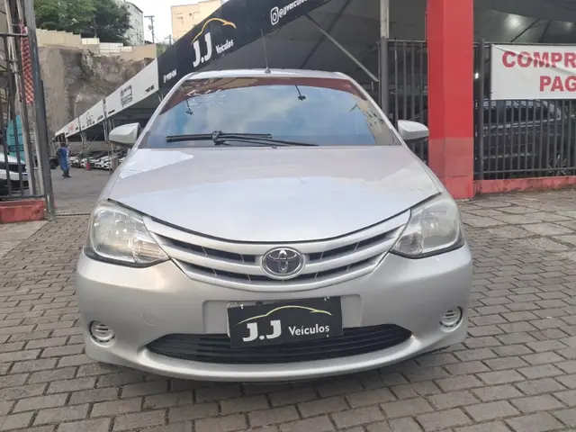 Carro Toyota Etios 2015 X 1.3 (Flex)