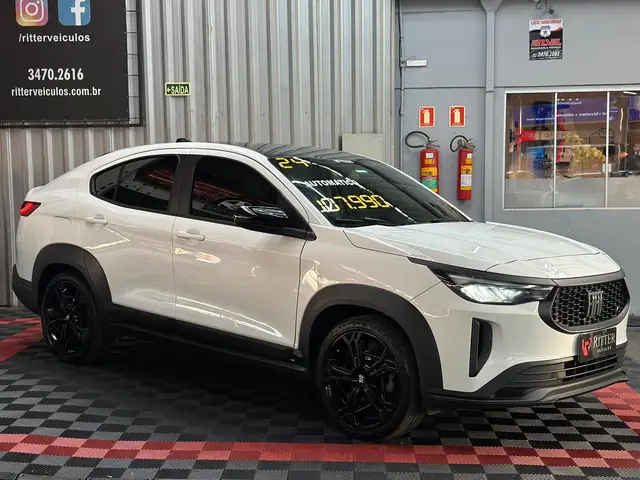 Carro Fiat Fastback 2024 Turbo 200
