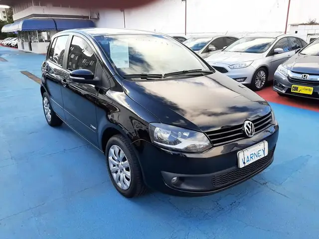 Carro Volkswagen Fox 2014 1.0 TEC (Flex) 4p