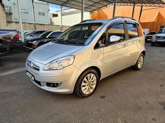 Carro Fiat Idea 2014 Attractive 1.4 8V (Flex)