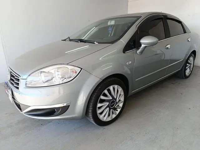 Carro Fiat Linea 2016 Absolute 1.8 16V Dualogic (Flex)