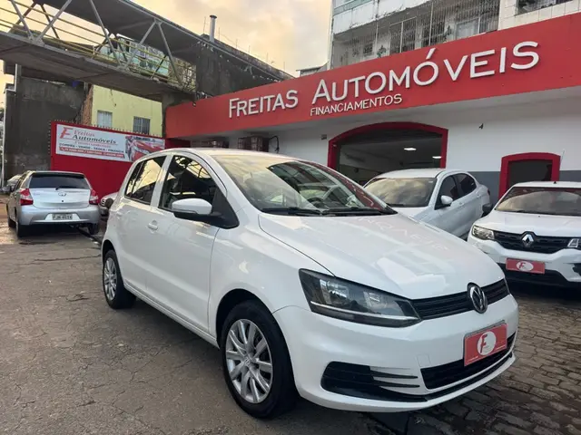 Carro Volkswagen Fox 2015 Trendline 1.0 TEC (Flex)