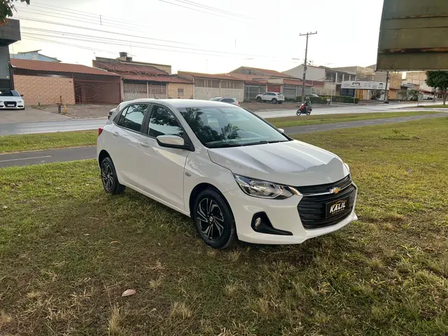 Carro Chevrolet Onix 2024 LT 1.0 Turbo