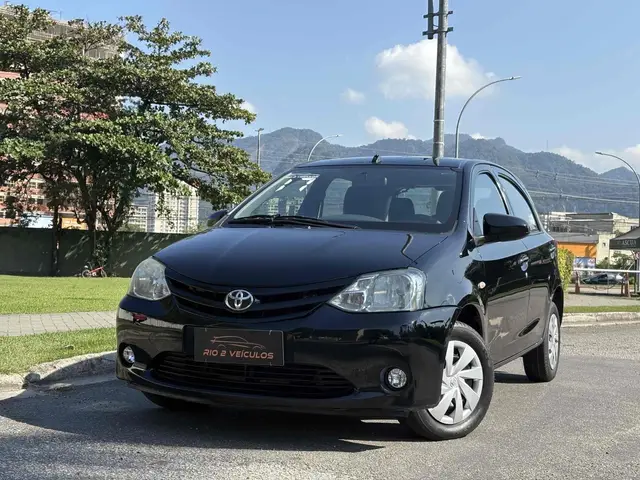 Carro Toyota Etios 2017 XS 1.5 (Flex)