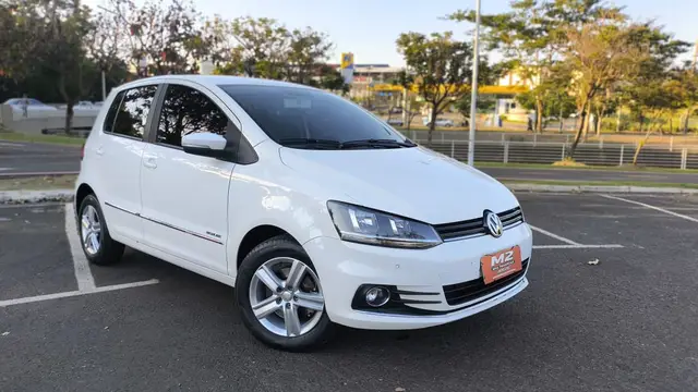 Carro Volkswagen Fox 2016 1.6 16v MSI Highline (Flex)