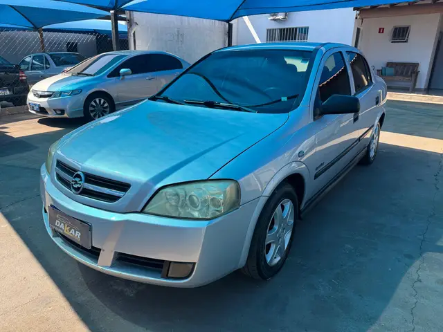 Carro Chevrolet Astra Sedan 2005 Comfort 2.0 (Flex)