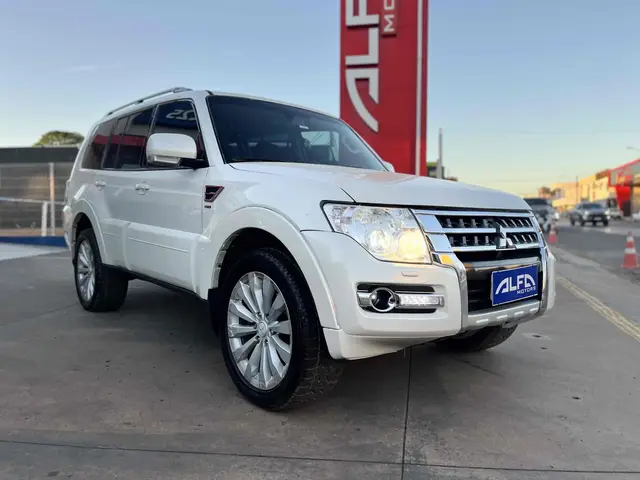 Carro Mitsubishi Pajero Dakar 2016 3.2 HPE 4WD (Aut)