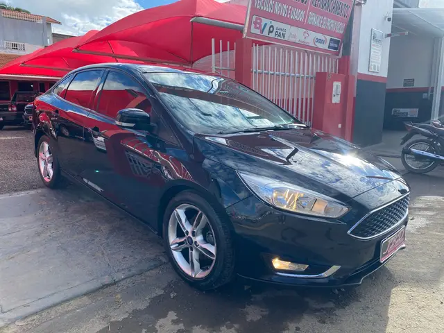 Carro Ford Focus Hatch 2016 SE Plus 2.0 PowerShift