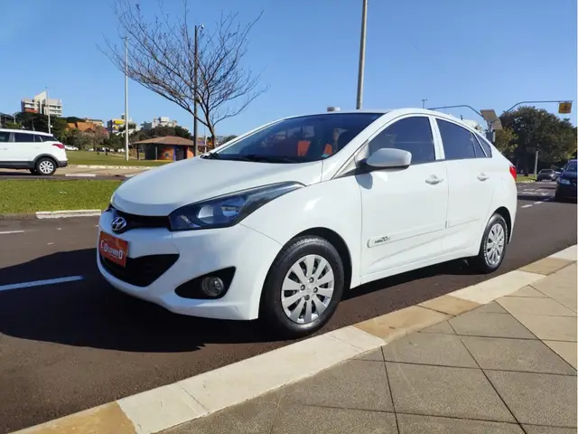 Carro Hyundai HB20S 2015 1.0 Comfort Plus (Flex)