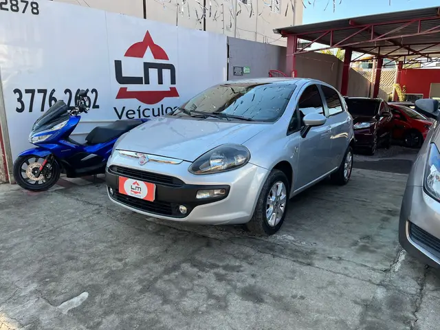 Carro Fiat Punto 2017 Attractive 1.4 (Flex)