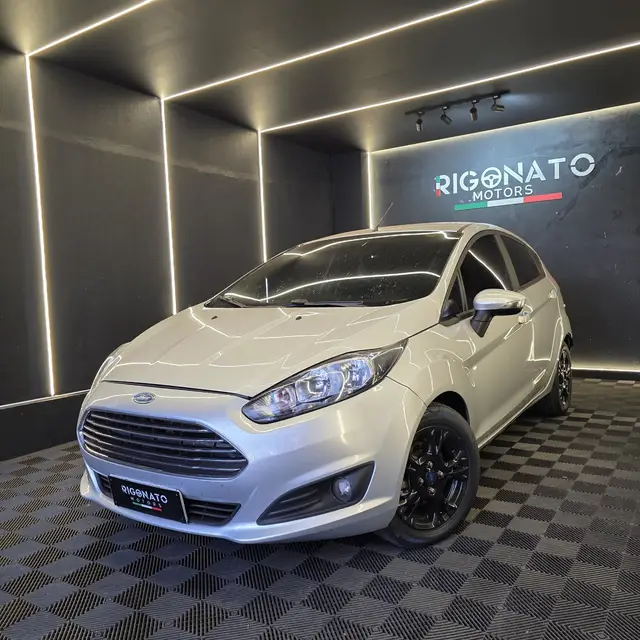 Carro Ford Fiesta Hatch 2015 SE 1.6 8V Flex 5p
