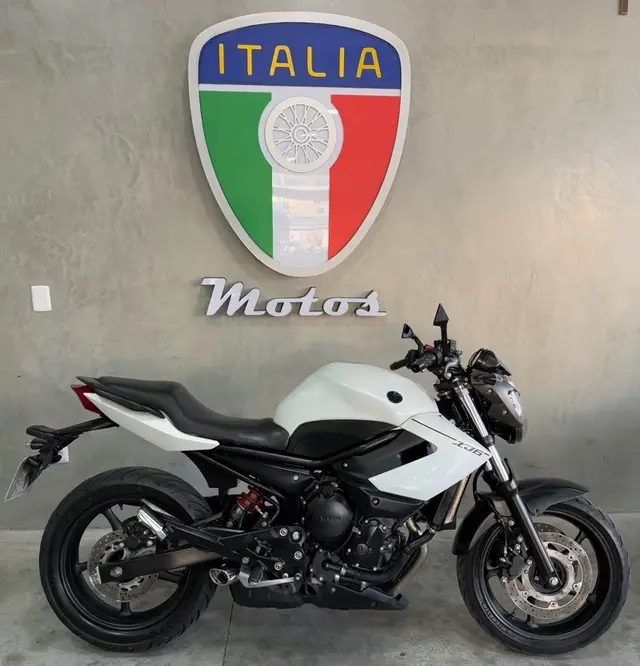 Moto Yamaha XJ6 N 2013 XJ6 N 600