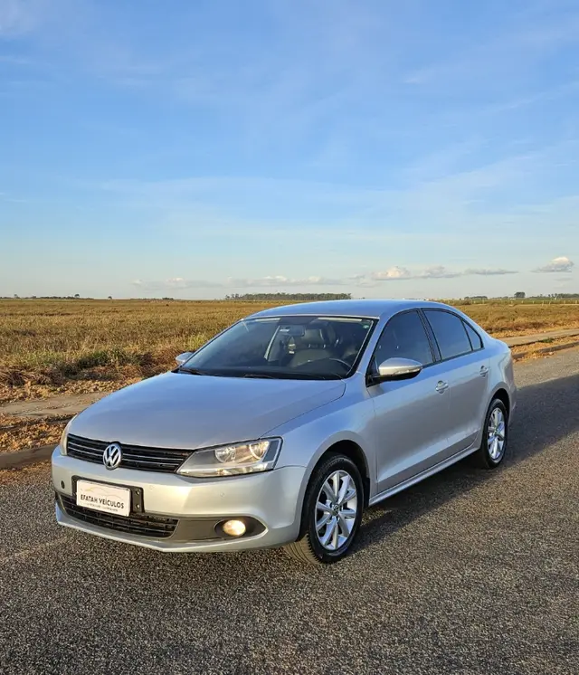 Carro Volkswagen Jetta 2014 2.0 Comfortline Tiptronic (Flex)