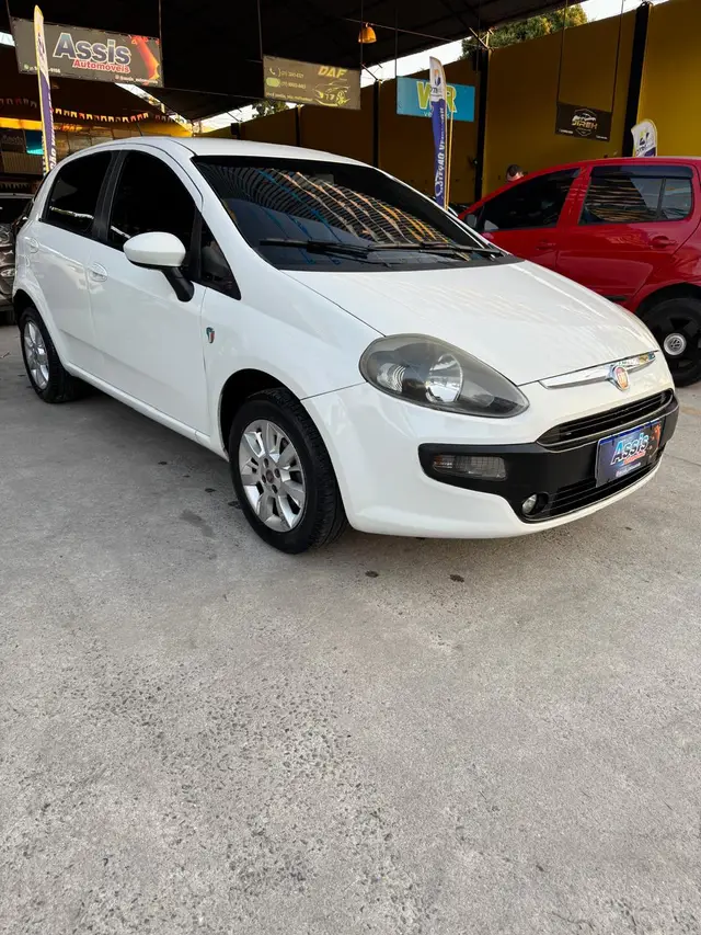 Carro Fiat Punto 2016 Attractive 1.4 (Flex)