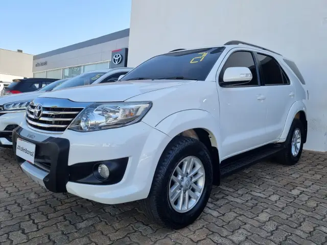 Carro Toyota SW4 2015 SR 4x2 2.7/ 2.7 Flex 16V Aut.