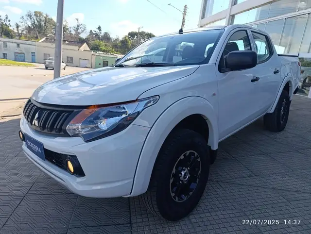 Carro Mitsubishi L200 Triton Sport 2023 GL 2.4