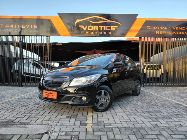 Carro Chevrolet Onix 2013 1.0 LT SPE/4