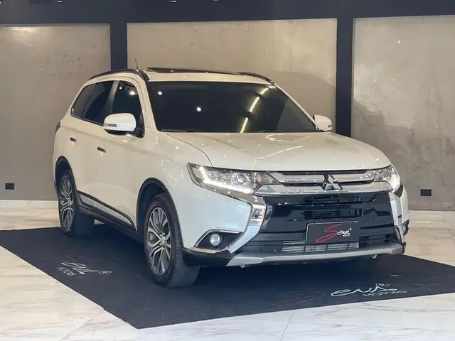 Carro Mitsubishi Outlander 2016 2.2 DI-D 4WD (Aut)