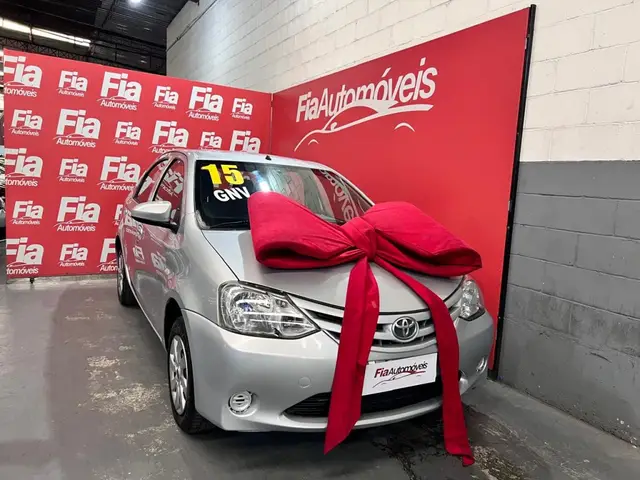 Carro Toyota Etios Sedan 2015 X 1.5 (Flex)