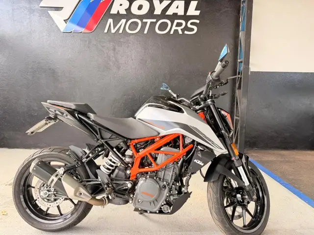 Moto KTM Duke 390 2022 390