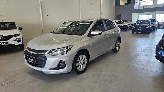 Carro Chevrolet Onix 2023 LT 1.0