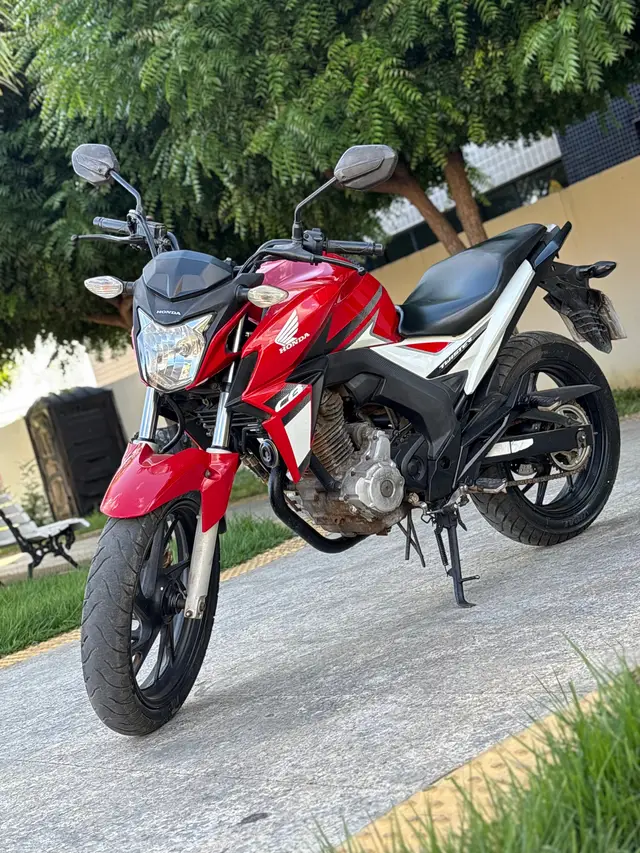Moto Honda CB 250F Twister 2017 Standard