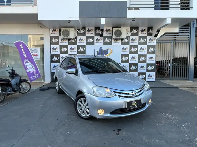 Carro Toyota Etios Sedan 2017 XLS 1.5 (Aut) (Flex)