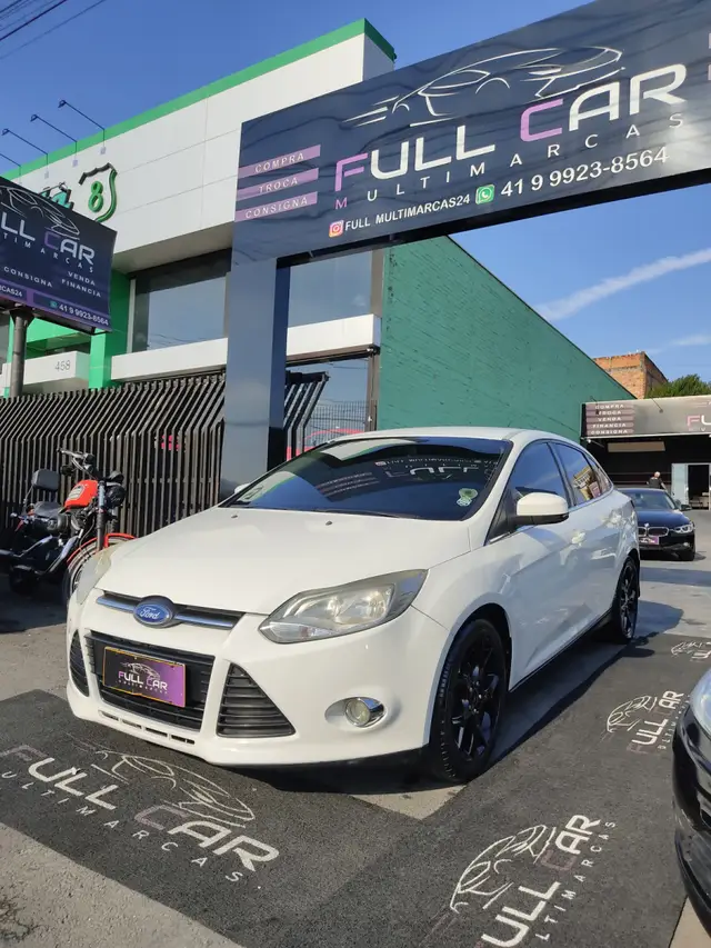 Carro Ford Focus Sedan 2015 Titanium Plus 2.0 16V PowerShift (Aut)