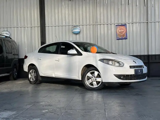 Carro Renault Fluence 2014 2.0 16V Dynamique (Flex)