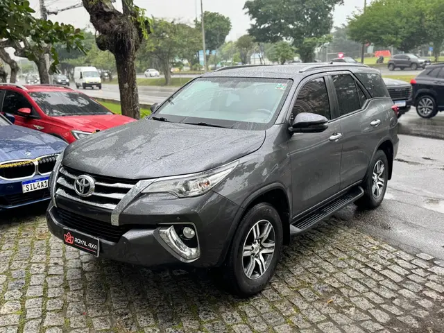 Carro Toyota SW4 2019 2.7 SRV 7L 4x2 (Aut) (Flex)