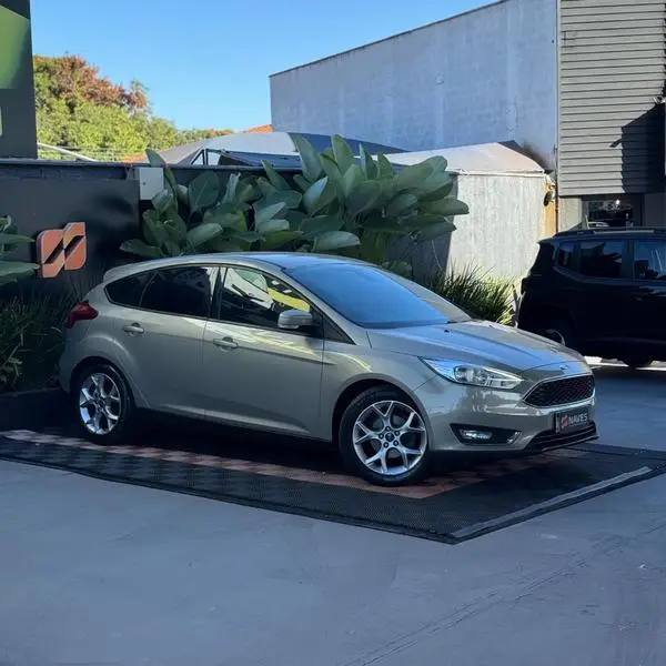 Carro Ford Focus Hatch 2017 Titanium 2.0 PowerShift