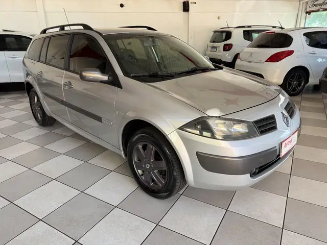 Carro Renault Megane Grand Tour 2009 Mégane Grand Tour Dynamique 2.0 16V
