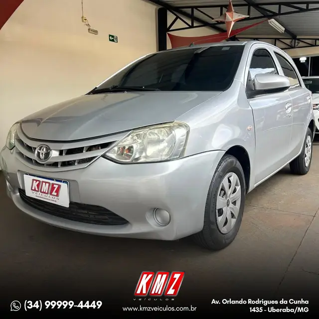 Carro Toyota Etios 2014 X 1.3 (Flex)