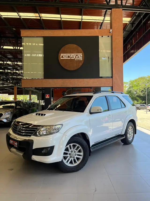 Carro Toyota SW4 2015 Hilux  3.0 TDI 4x4 SRV 5L