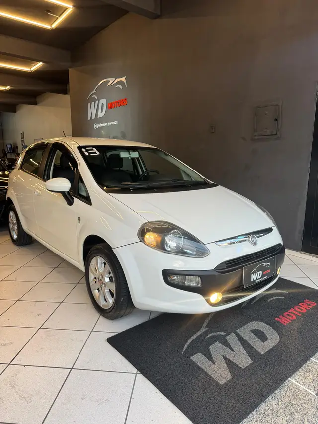 Carro Fiat Punto 2013 Attractive 1.4 (Flex)