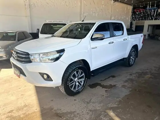 Carro Toyota Hilux Cabine Dupla 2020 Hilux 2.8 TDI CD STD Power Pack 4x4