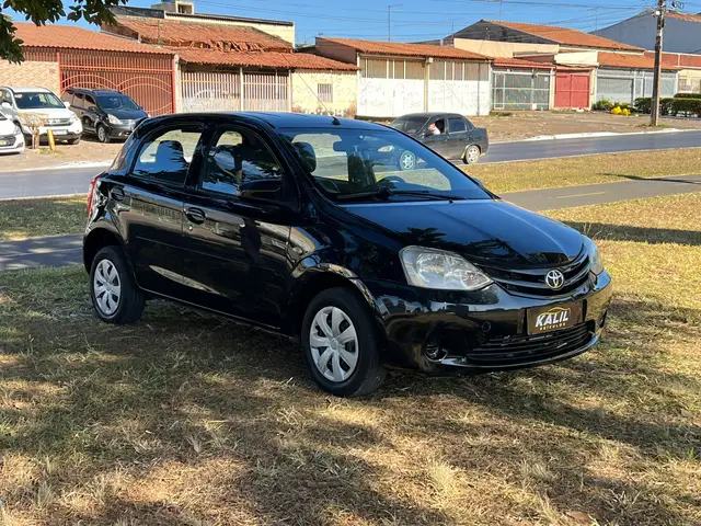 Carro Toyota Etios 2015 XS 1.5 (Flex)