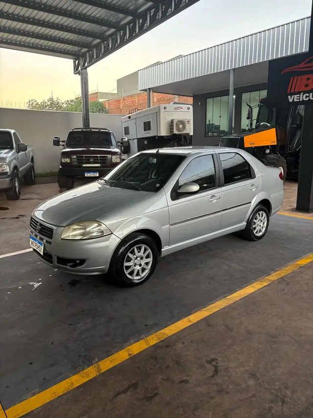 Carro Fiat Siena 2011 Fire 1.0 8V (Flex)