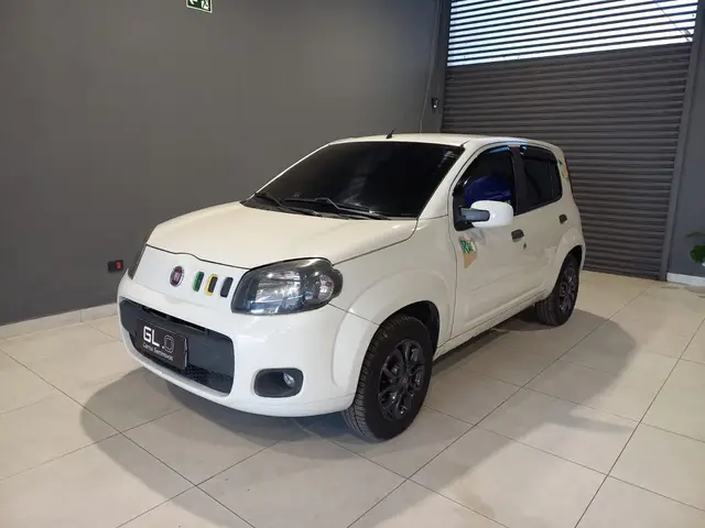 Carro Fiat Uno 2014 Vivace 1.0 8V (Flex) 4p