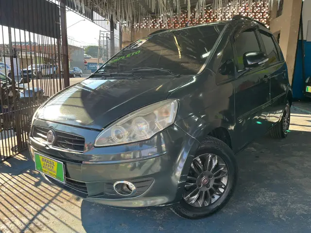 Carro Fiat Idea 2013 Attractive 1.4 8V (Flex)