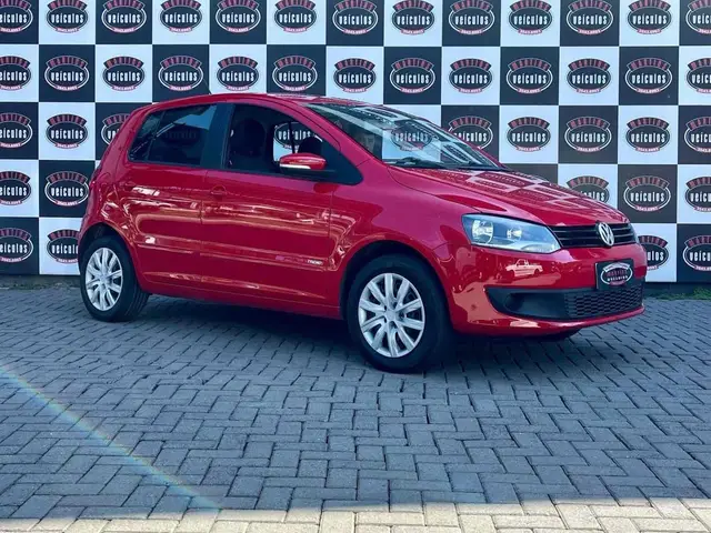 Carro Volkswagen Fox 2014 1.0 TEC (Flex) 4p