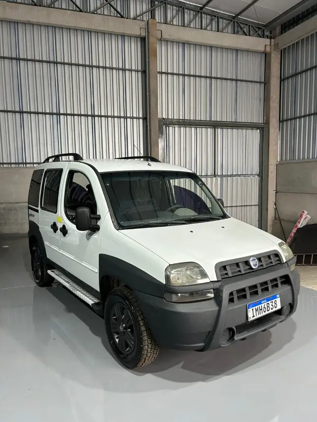 Carro Fiat Doblò 2005 Adventure 1.8 8V