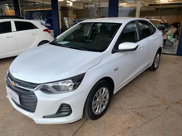 Carro Chevrolet Onix Plus 2023 LT 1.0