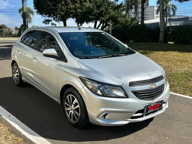 Carro Chevrolet Onix 2019 1.0 Joy SPE/4
