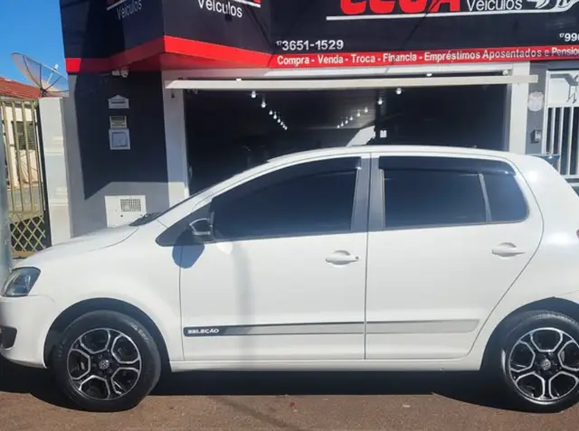 Carro Volkswagen Fox 2014 1.0 TEC (Flex) 2p