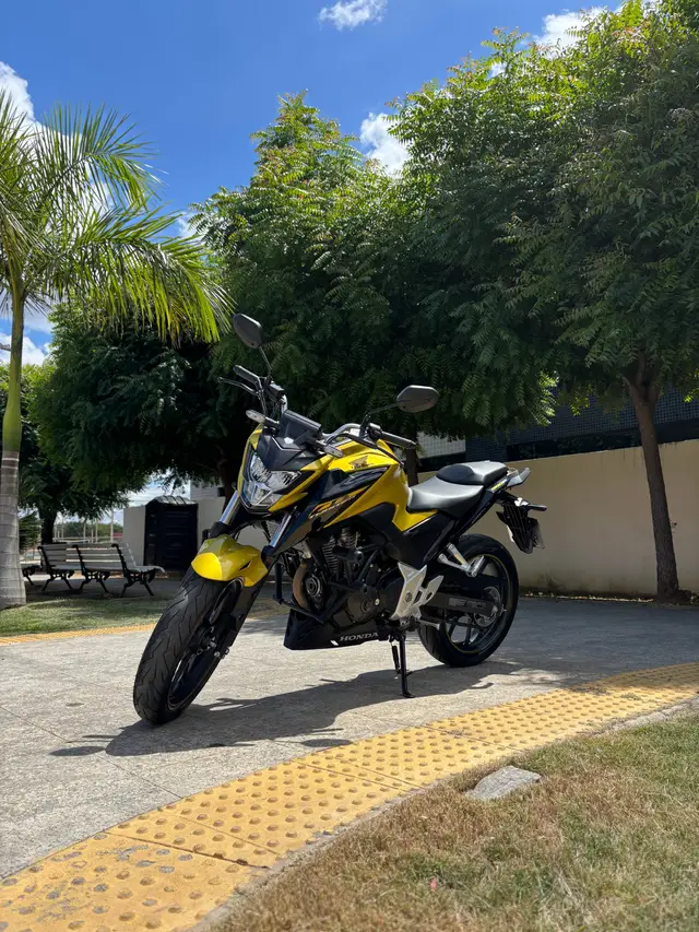 Moto Honda CB 300F Twister 2024 (CBS)