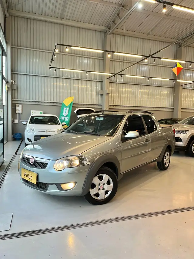 Carro Fiat Strada 2015 Trekking 1.6 16V (Flex) (Cabine Dupla)