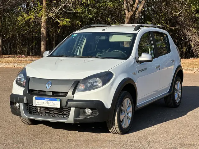 Carro Renault Sandero Stepway 2013 1.6 16V Hi-Flex (aut)