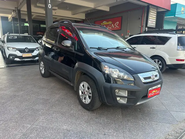 Carro Fiat Idea 2013 Adventure 1.8 16V E.TorQ (Flex)